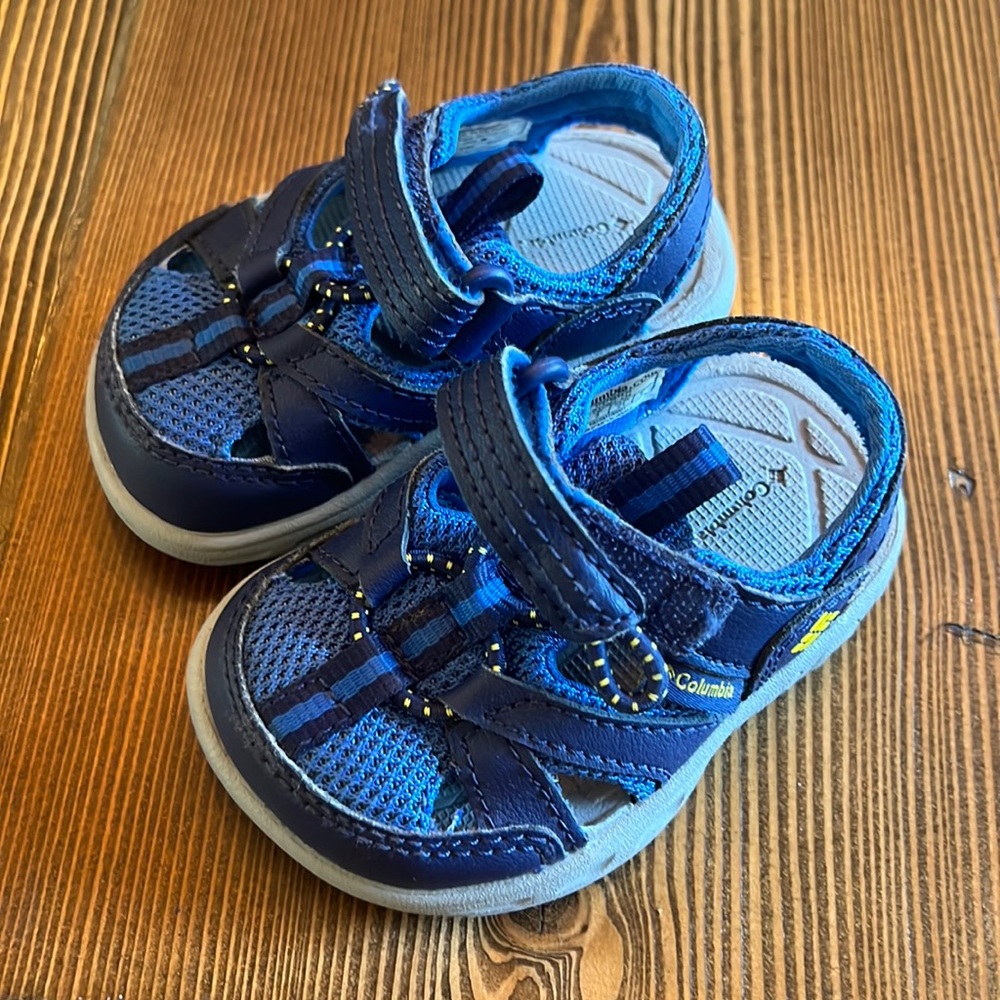 Columbia sandals size toddler 4